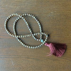 Seeking Om yoga necklace NWOT